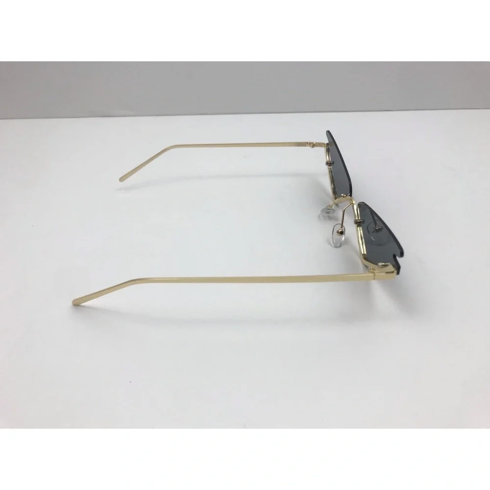 N/A •rimless cat